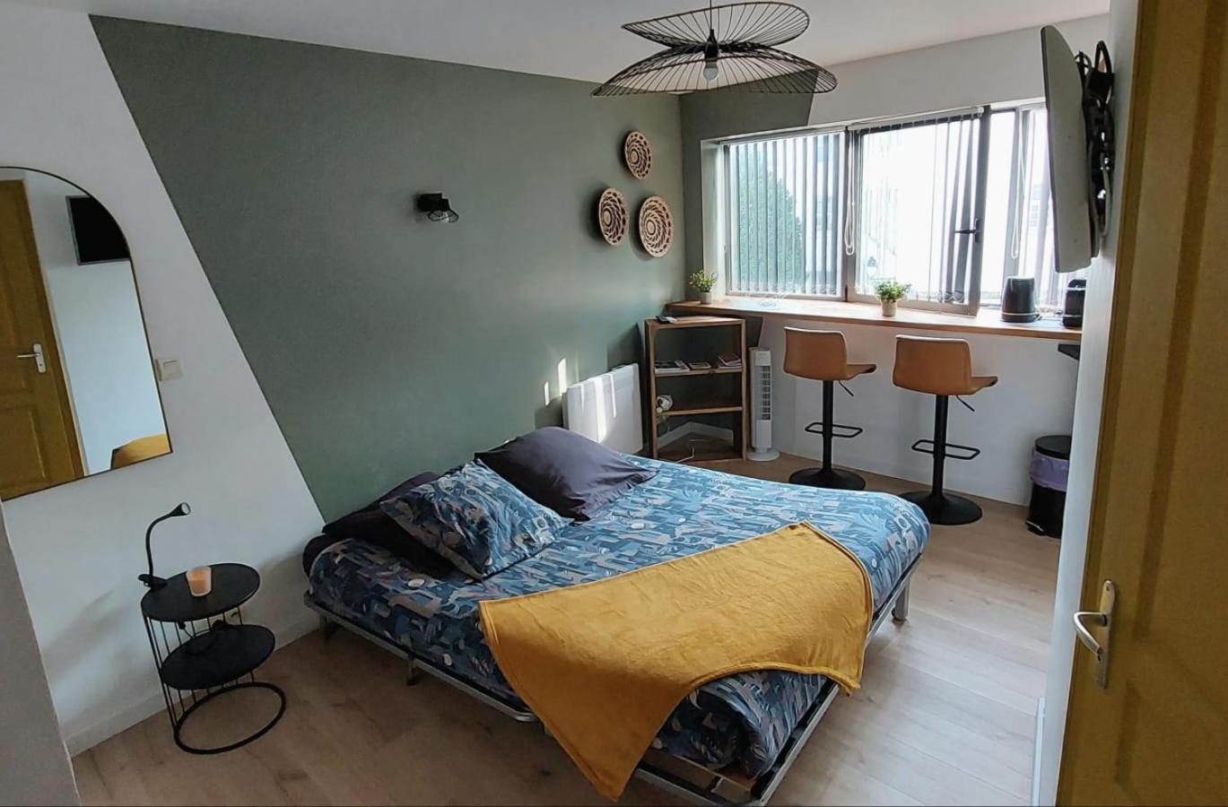 Vannes: Sur Le Port Apartment